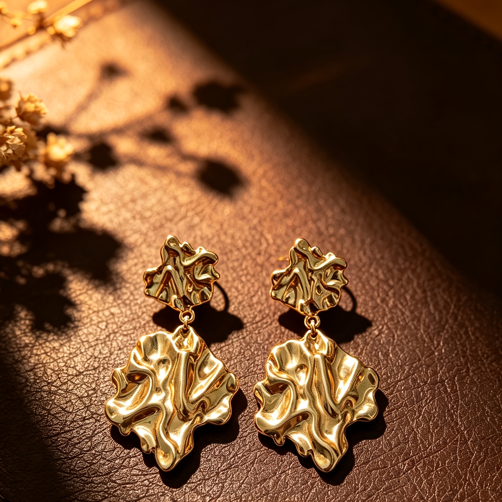 Women's Vintage Luxury Pleated Leaf Drop Earrings